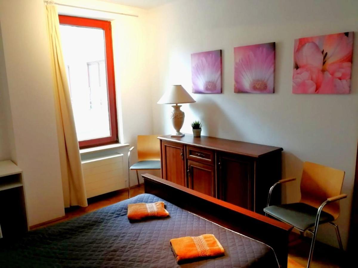 Center Warsaw - Apartmenty Jana Pawla II Buitenkant foto