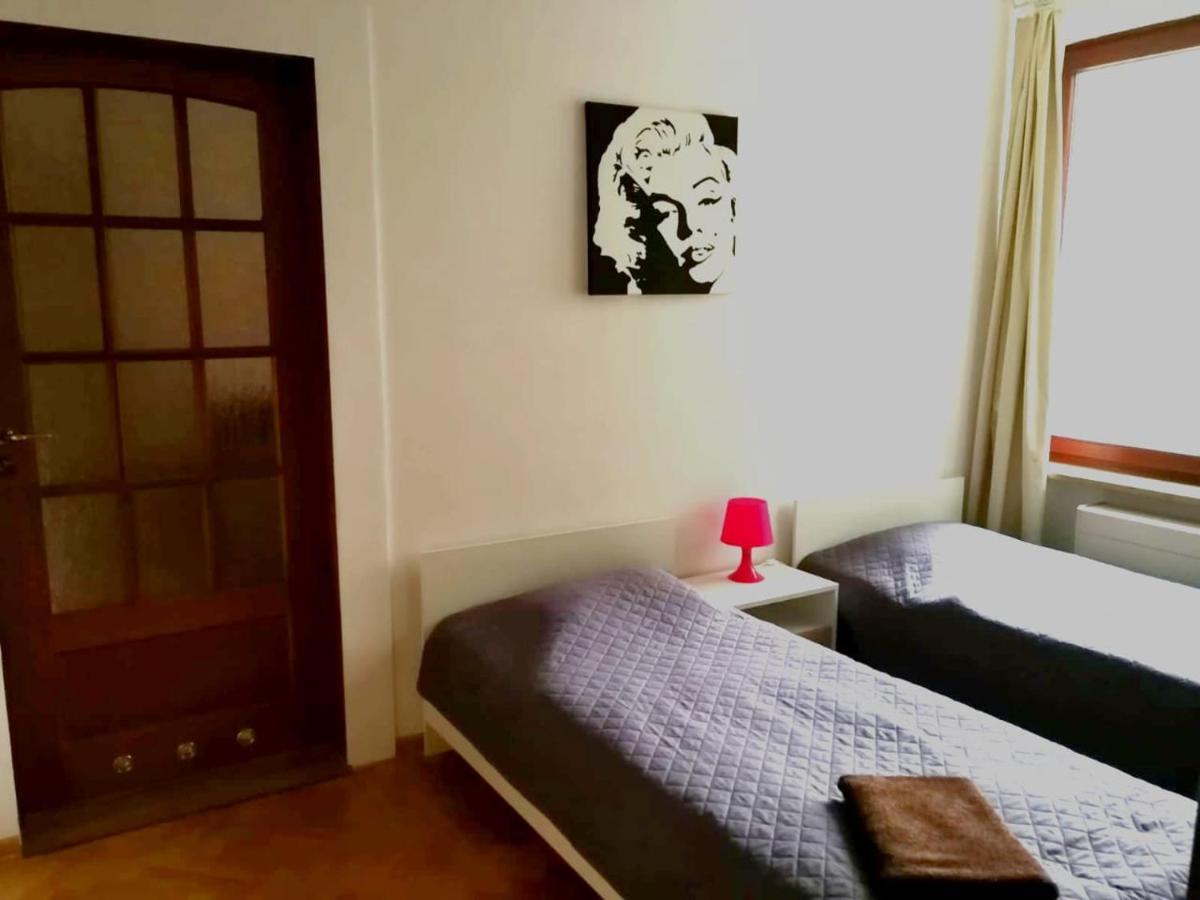 Center Warsaw - Apartmenty Jana Pawla II Buitenkant foto
