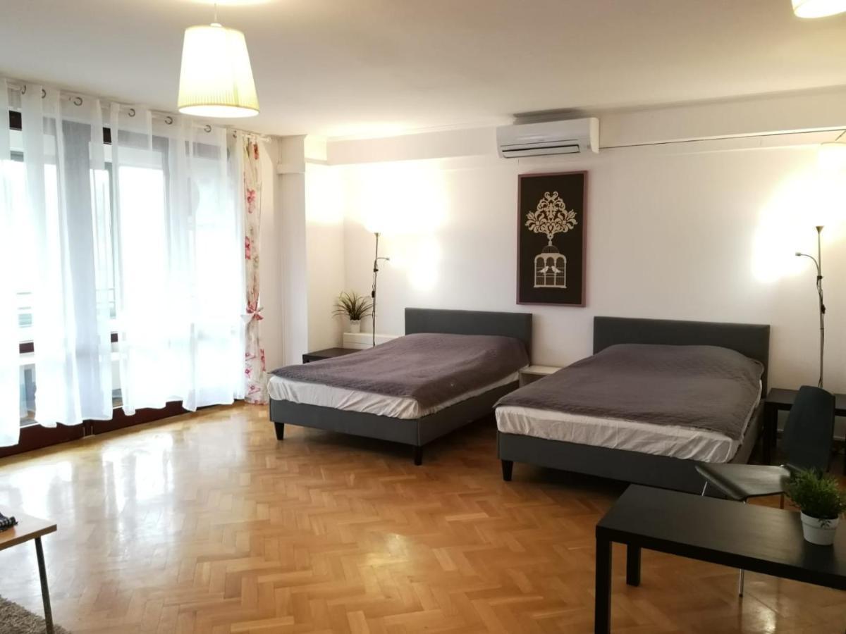 Center Warsaw - Apartmenty Jana Pawla II Buitenkant foto