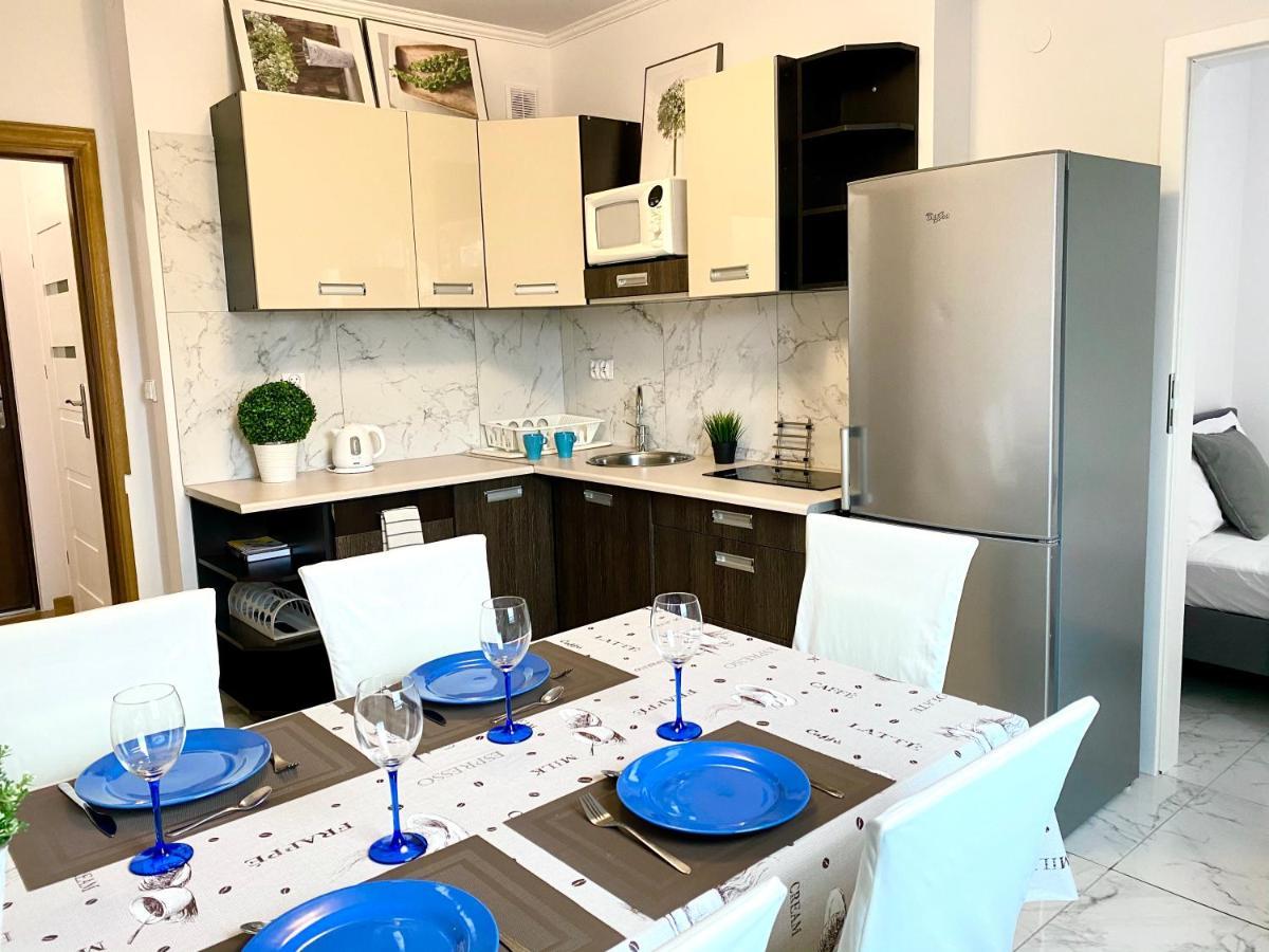 Center Warsaw - Apartmenty Jana Pawla II Buitenkant foto