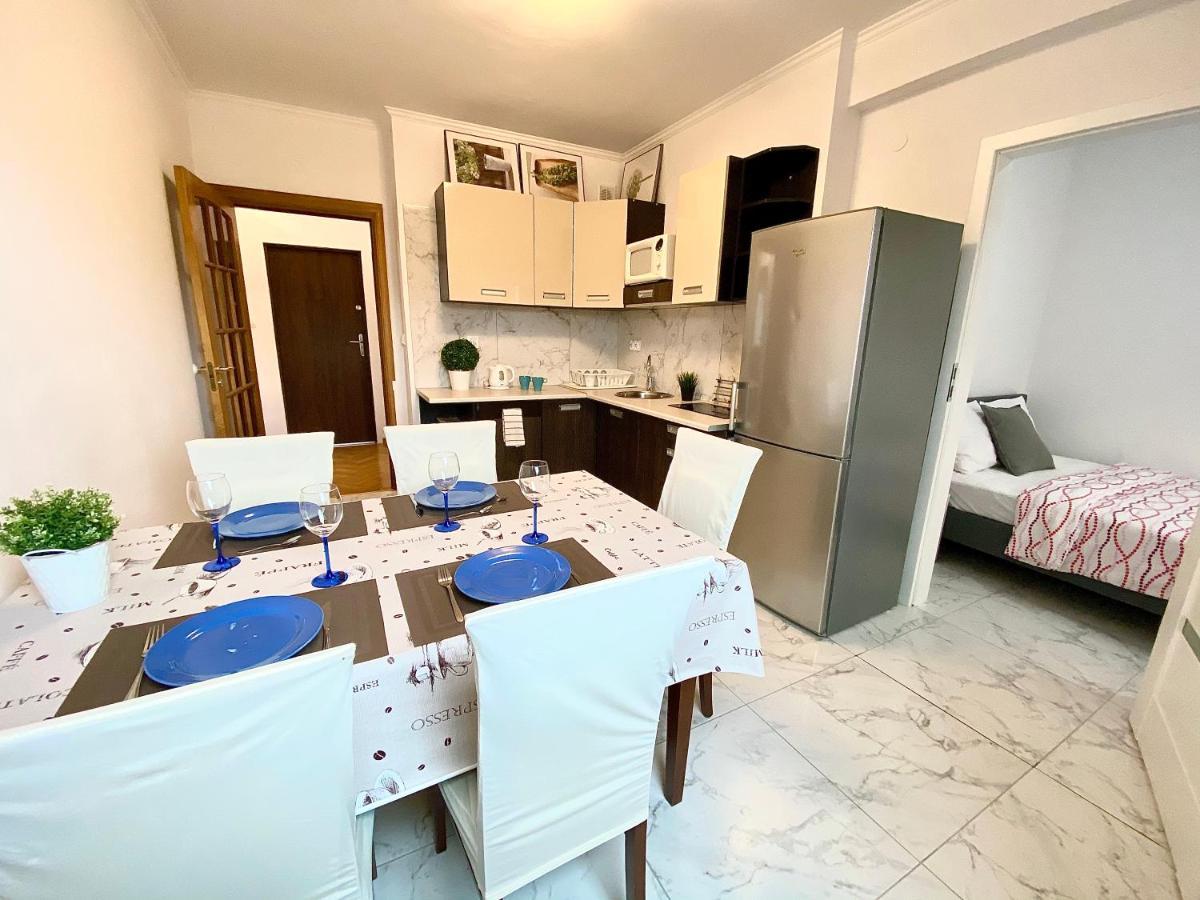Center Warsaw - Apartmenty Jana Pawla II Buitenkant foto