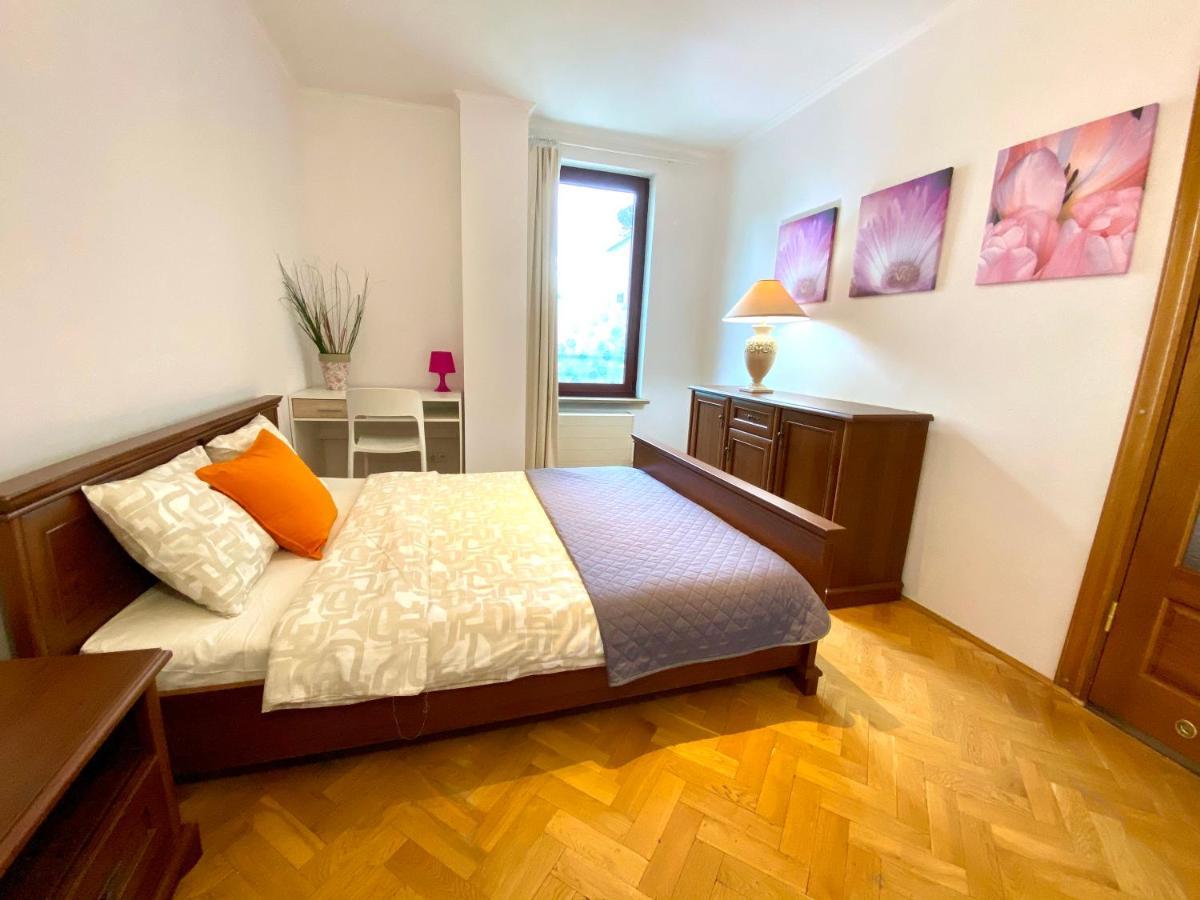 Center Warsaw - Apartmenty Jana Pawla II Buitenkant foto