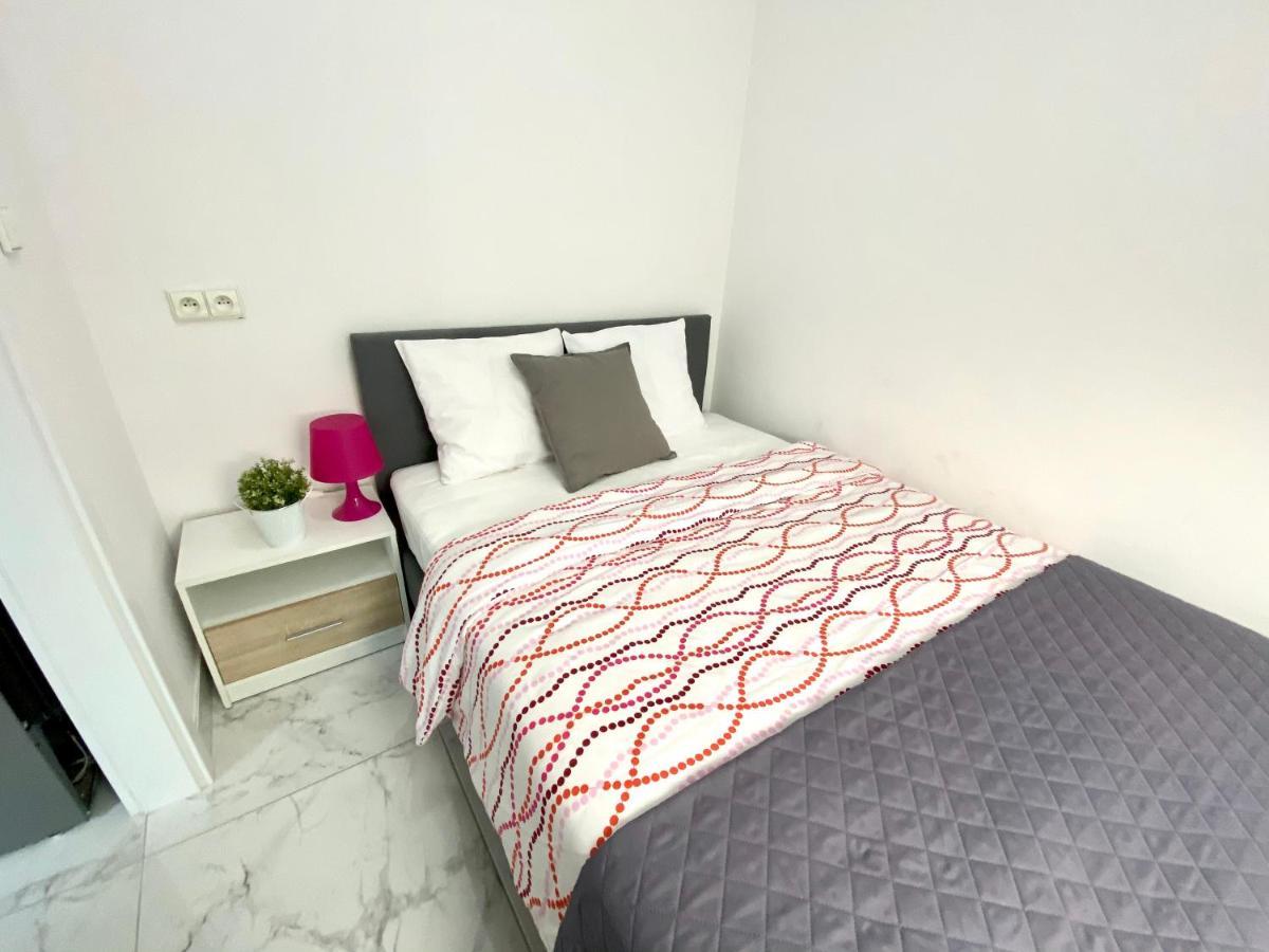 Center Warsaw - Apartmenty Jana Pawla II Buitenkant foto