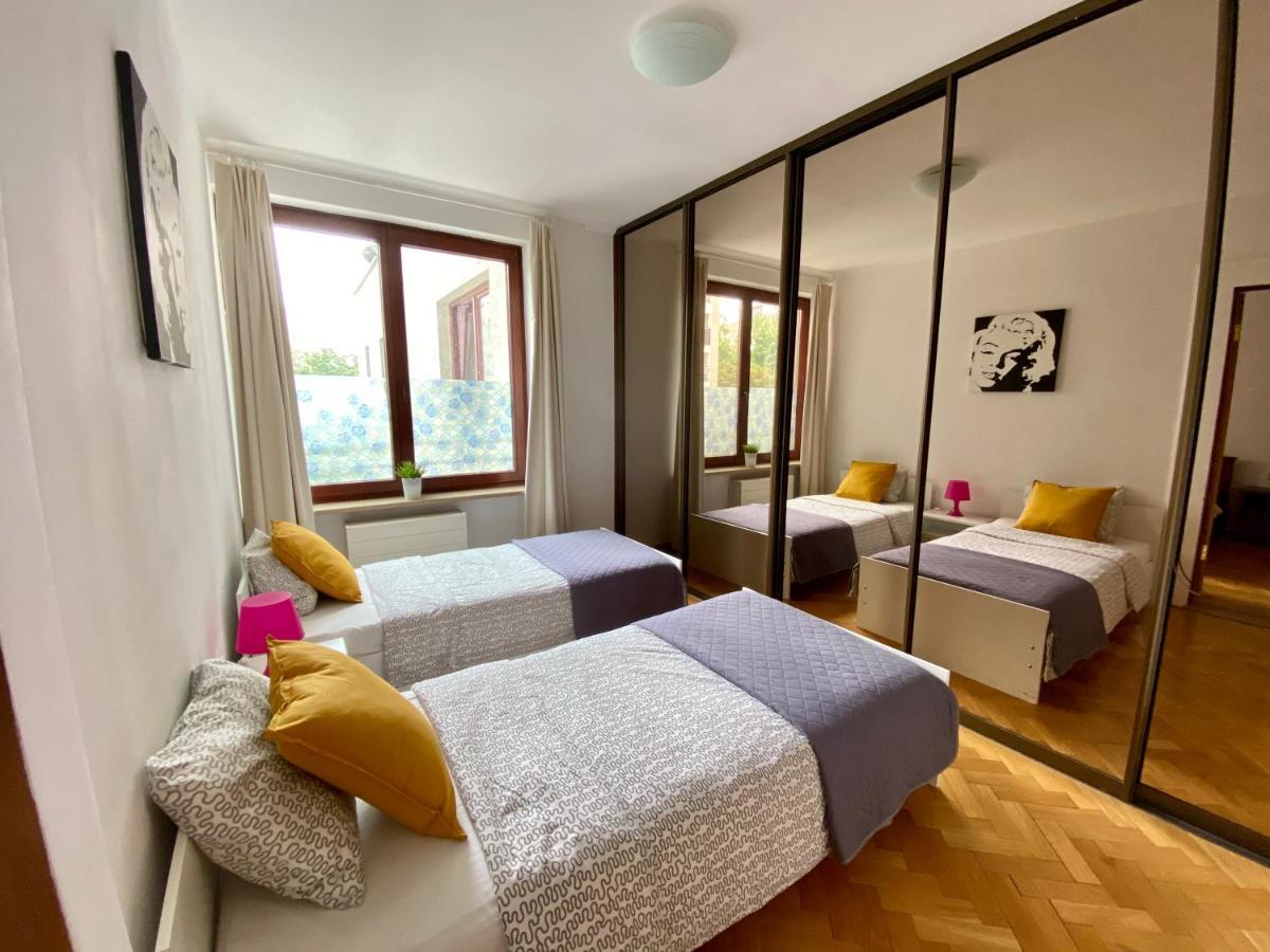 Center Warsaw - Apartmenty Jana Pawla II Buitenkant foto