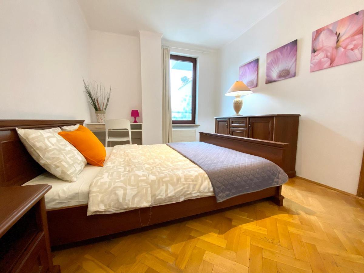Center Warsaw - Apartmenty Jana Pawla II Buitenkant foto