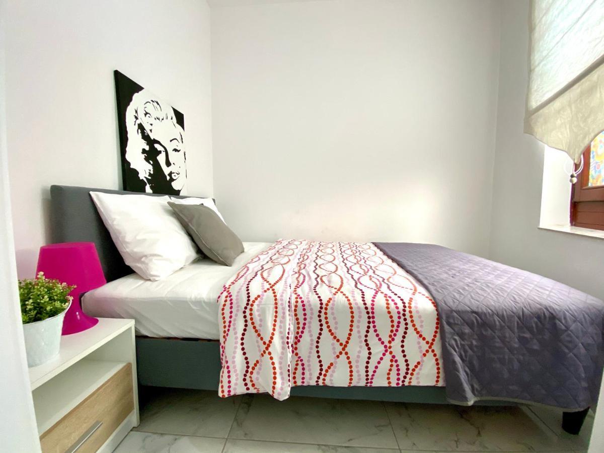 Center Warsaw - Apartmenty Jana Pawla II Buitenkant foto