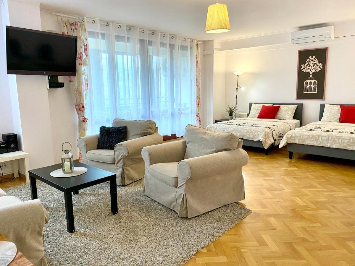 Center Warsaw - Apartmenty Jana Pawla II Buitenkant foto