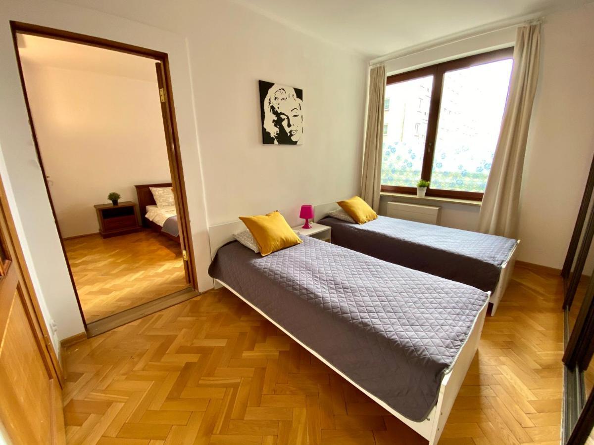 Center Warsaw - Apartmenty Jana Pawla II Buitenkant foto